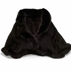 Luxurious Black‎ Faux Fur Shawl